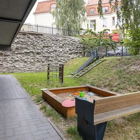 Comfy Next To Old Town